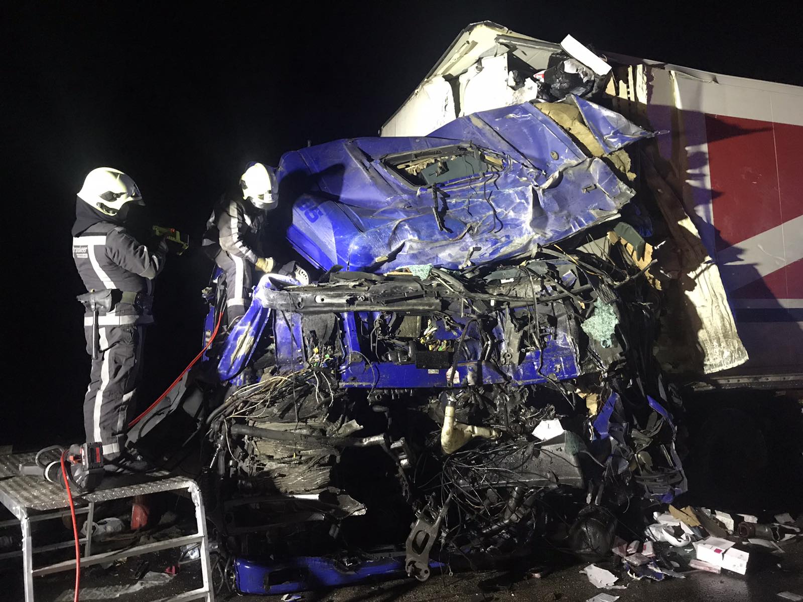 Под Киевом столкнулись две фуры: подробности смертельного ДТП - today.ua