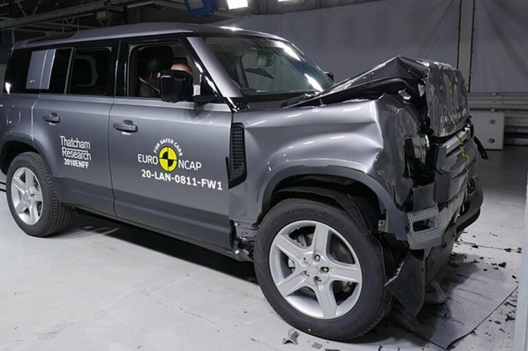 Новый Land Rover Defender разбили ради теста - today.ua