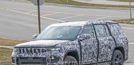 В США сфотографировали новый Jeep Grand Cherokee - today.ua