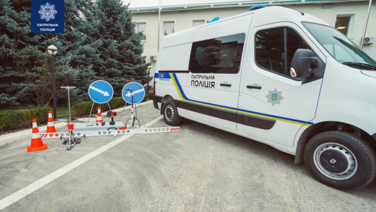 Полиция получила автолаборатории для проверки дорожной инфраструктуры - today.ua