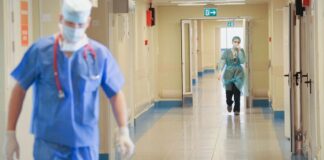Во многих регионах медикам срезали зарплаты: сколько реально получают врачи и медсестры - today.ua