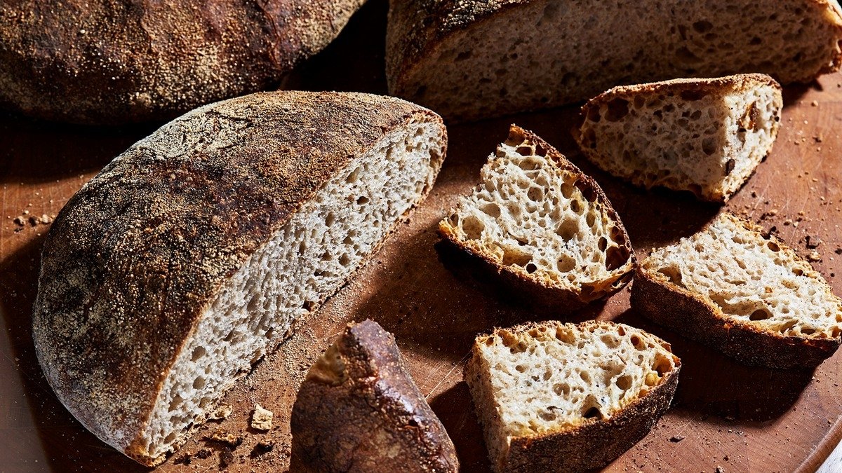 Українцям повідомили, що один вид хліба стане дефіцитним: що незабаром зникне з полиць супермаркетів