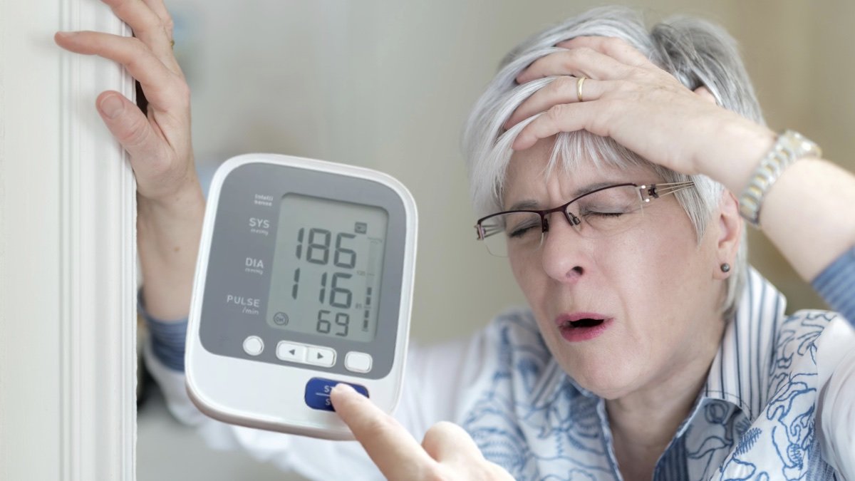 Если под рукой не оказалось лекарств: врачи рекомендуют, как быстро снизить артериальное давление