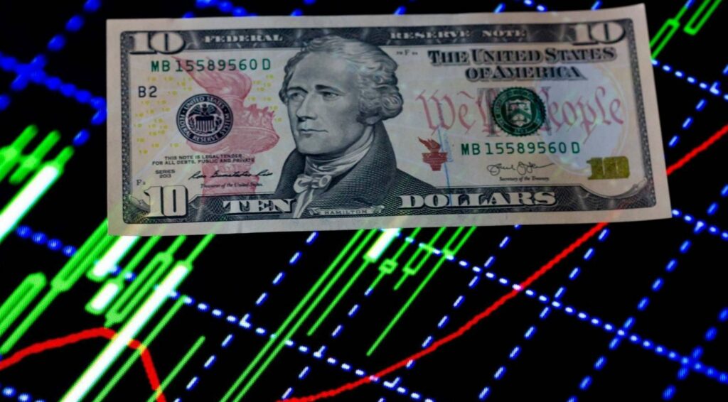 Нацбанк готується до скасування фіксованого курсу долара: що може статися на ринку валют