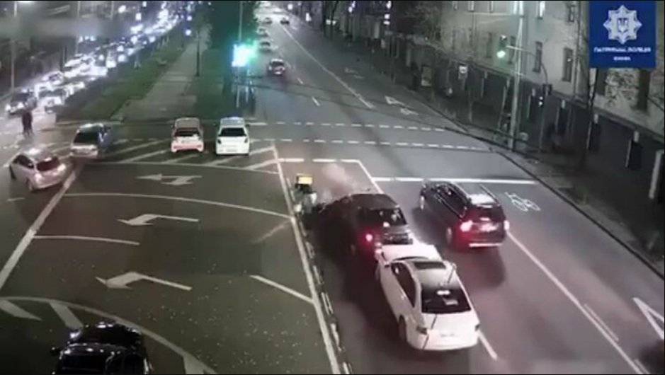 В Киеве угодил в тройное ДТП судья Высшего антикоррупционного суда - today.ua