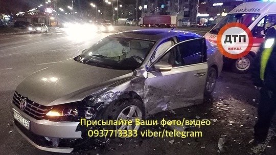 ДТП с такси в Киеве: людей с травмами увозили три скорые помощи