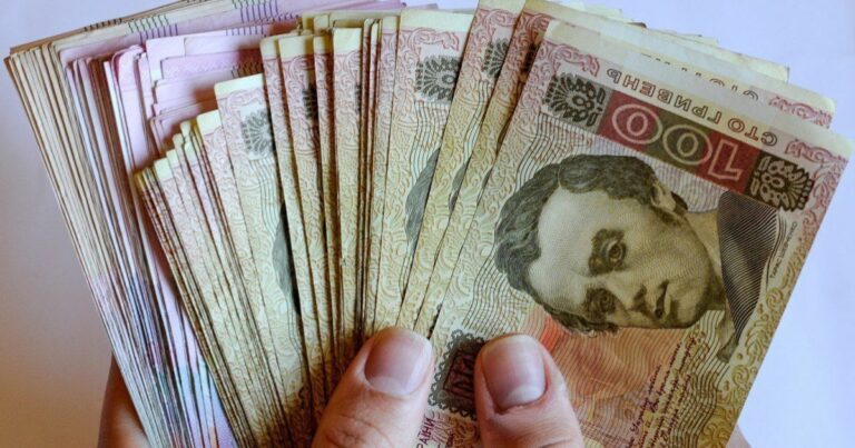 ФОПы массово получают карантинные 8 тысяч: Шмыгаль назвал суму, уже потраченную из бюджета  - today.ua