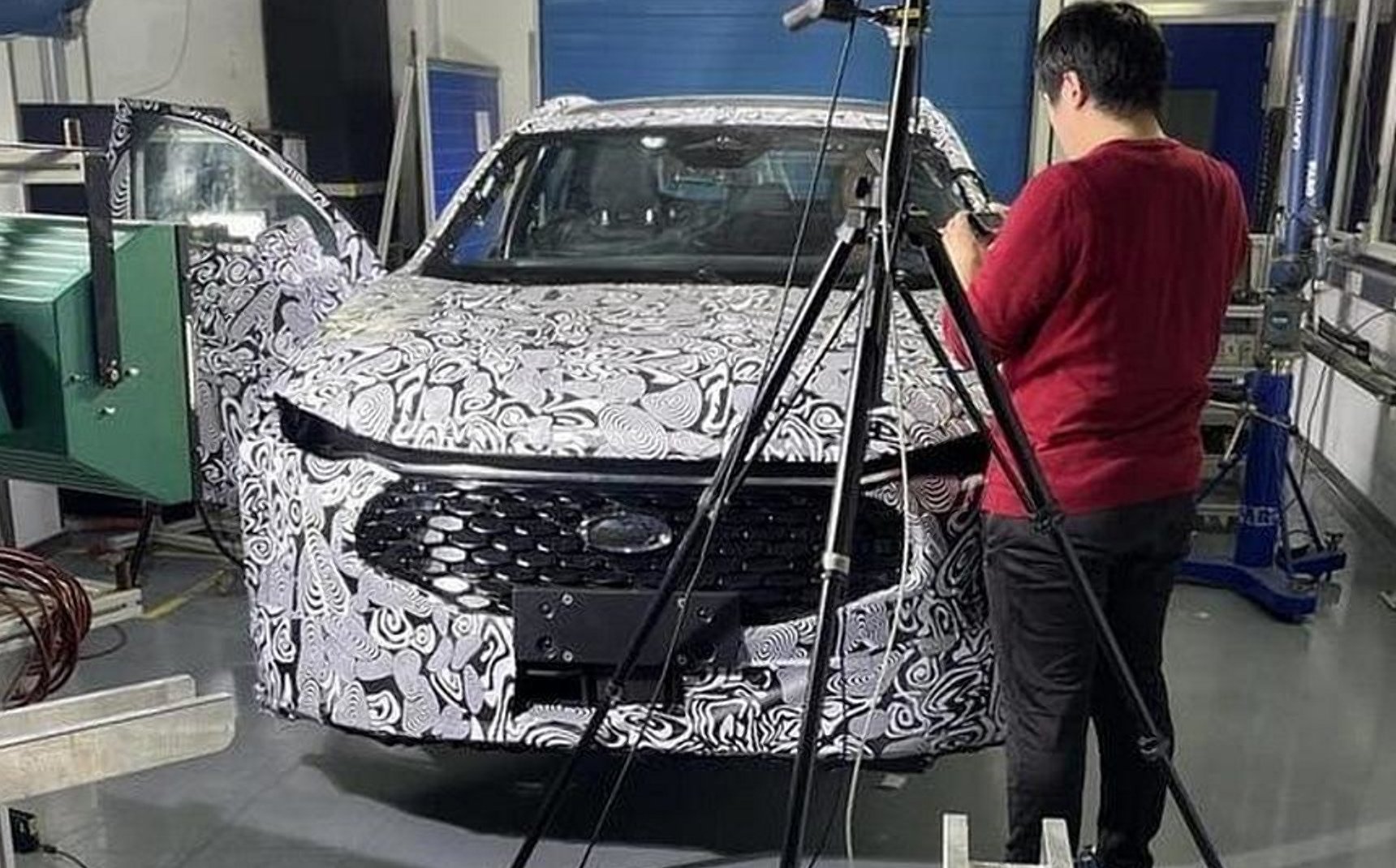 В Сети показали шпионские фото нового Ford Mondeo - today.ua