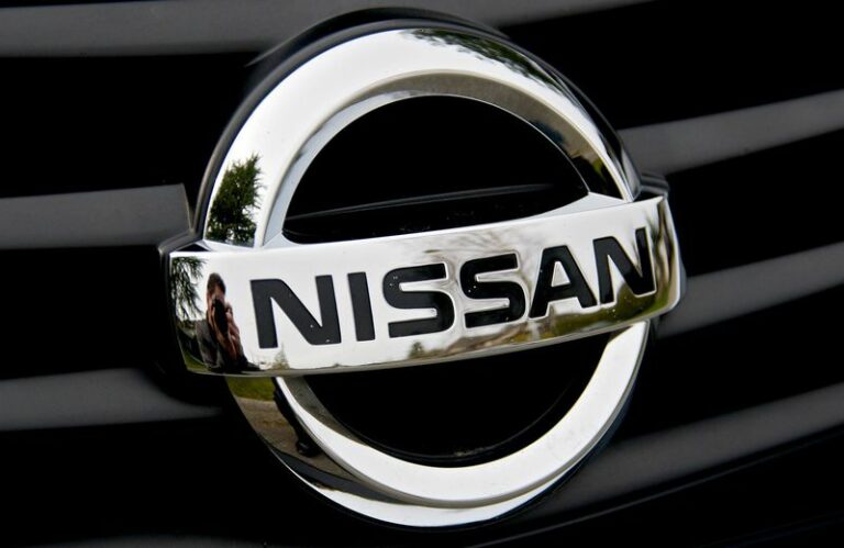 Nissan готує новий брутальний рамний позашляховик - today.ua