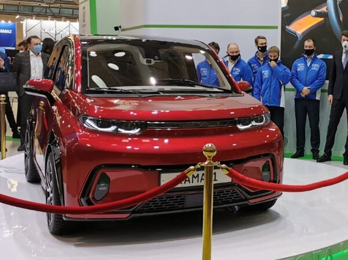 «КАМАЗ» представил легковой электромобиль