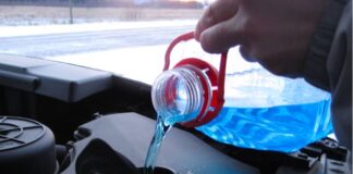 Як правильно розводити “незамерзайку“ для омивача скла в автомобілі - today.ua