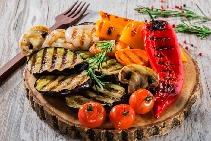 Страви в духовці на Новий рік 2021: варіанти смачних рецептів з м'яса та овочів