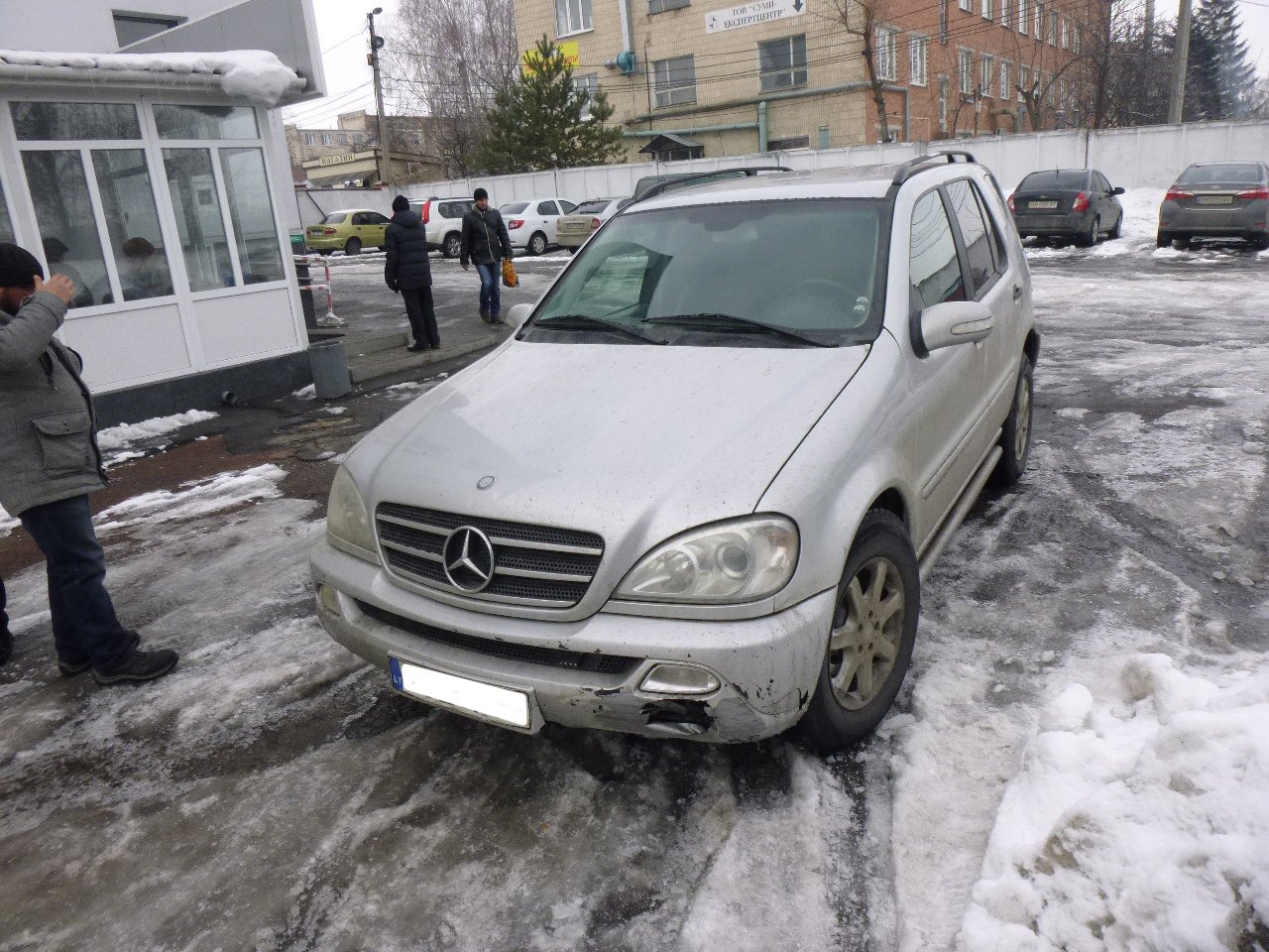 Продають "евробляхи" за підробленими свідоцтвами про реєстрацію: поліція розповіла про нову схему шахраїв