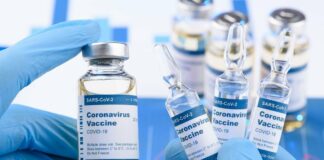 Прививку от коронавируса сделали первой гражданке Украины: женщина получила вакцину бесплатно - today.ua