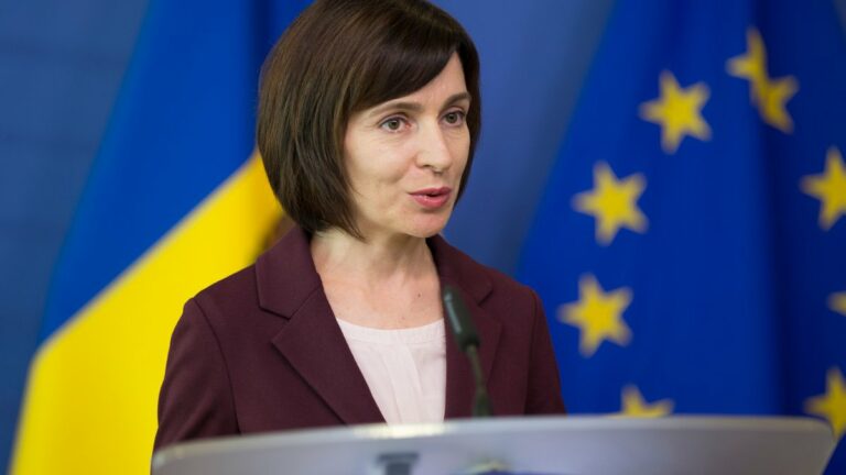 В Молдове победительница выборов Майя Санду собирает Майдан – парламент урезал ей полномочия - today.ua
