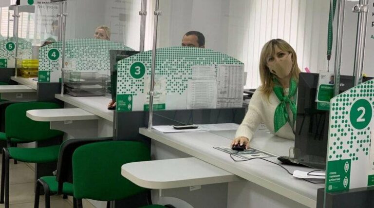 В Украине начали выдавать новые бланки удостоверения водителя - today.ua