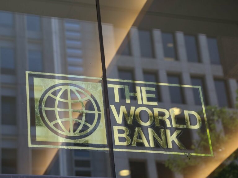 Кредит, полученный от Всемирного банка, раздадут бедным украинским семьям - today.ua
