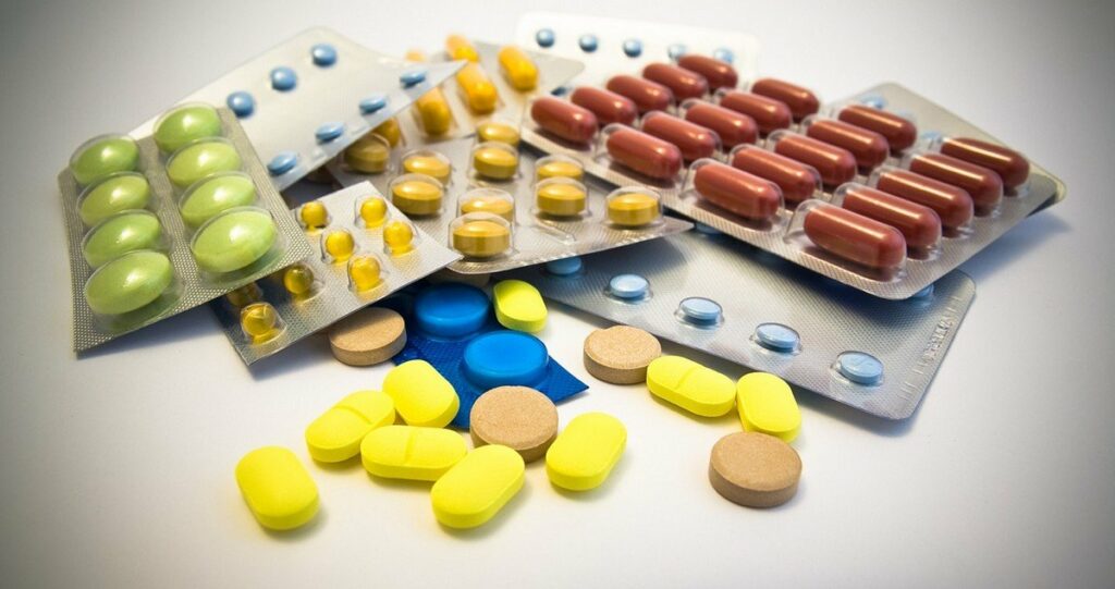 Ціни на антибіотики зростають швидше, ніж на продукти: названо причини подорожчання життєво важливих ліків