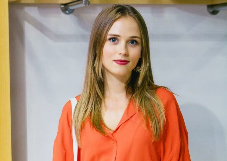 Анна Кошмал поделилась кадром со съемок финального сезона “Сватов“     - today.ua