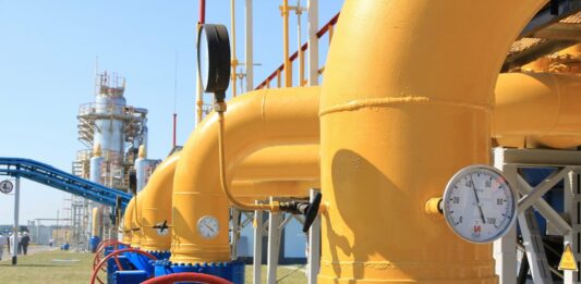 Украинцев обложили газовым налогом без их ведома: как “Нафтогаз“ завышает цифры в платежках  - today.ua