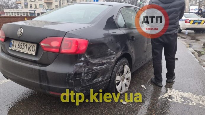 Пьяное ДТП на площади Победы в Киеве: один водитель вывел из строя семь машин