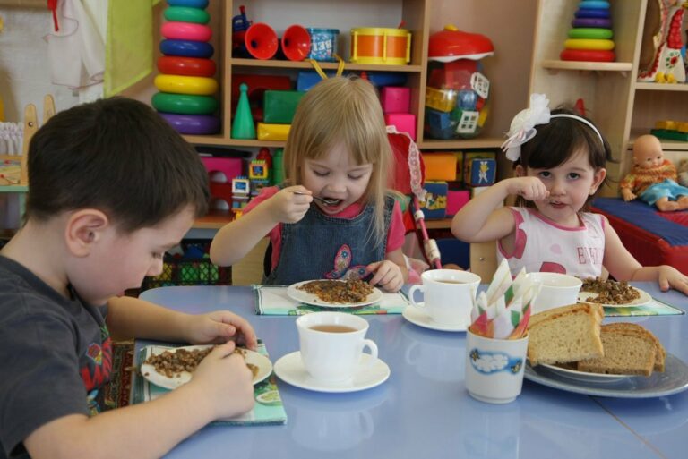 В Киеве родители дошкольников будут кормить детей за свой счет: что еще меняется в оплате за детсад  - today.ua