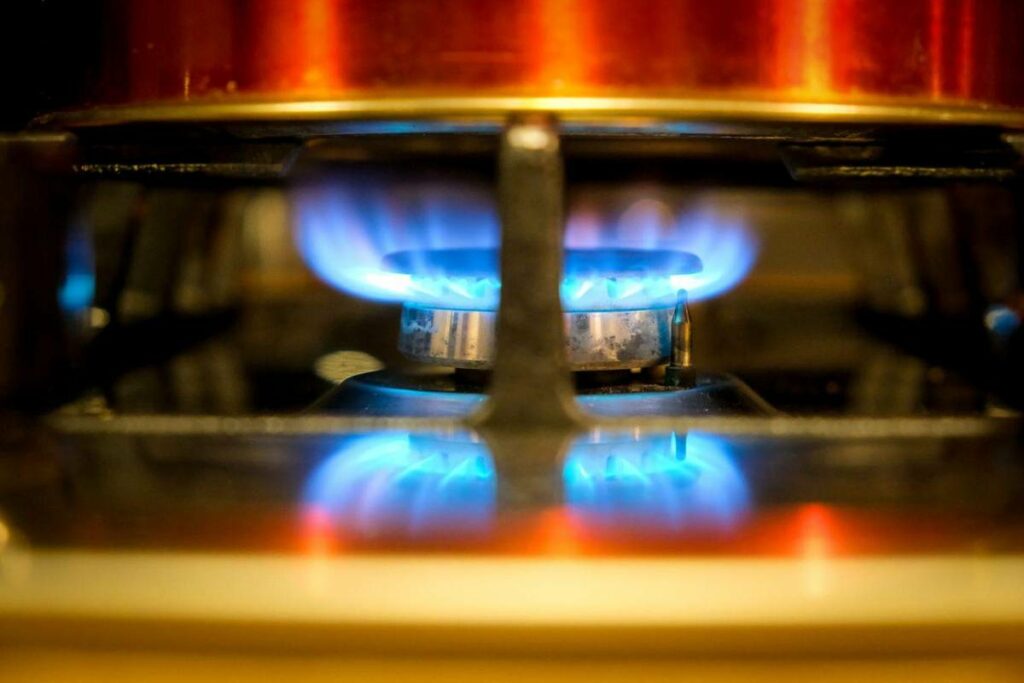 Тарифы на доставку газа начали считать по-новому: у кого вырастут цифры в платежках  