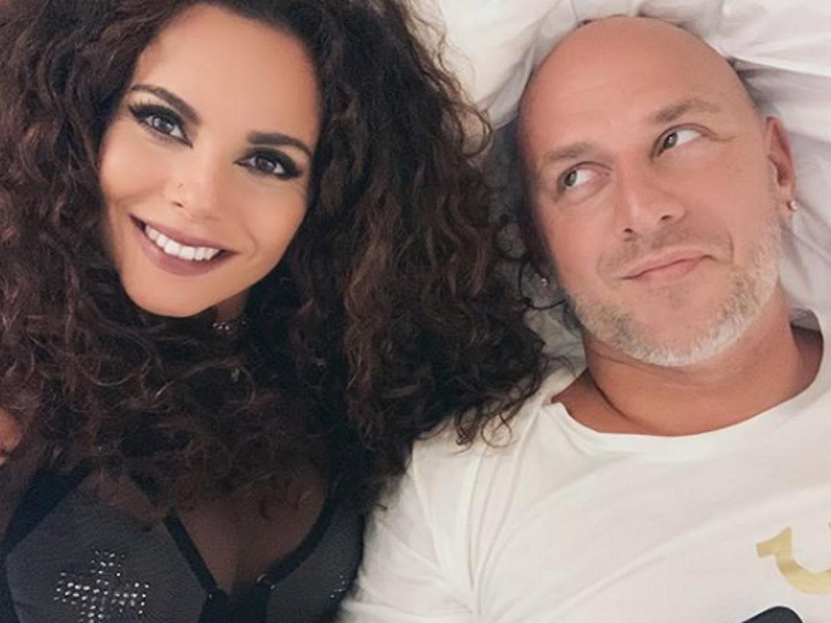 Новогодние штучки: Настя Каменских показала, как украсила свой дом к праздникам - today.ua