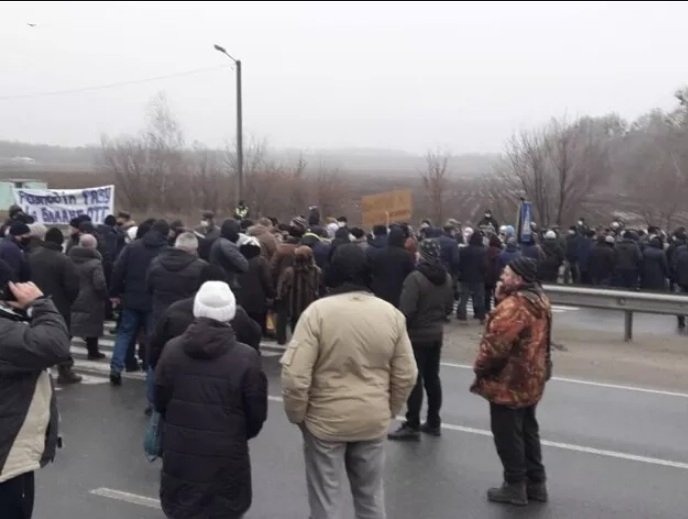 Тарифи на газ змусили жителів Полтавської області перекрити міжнародну автотрасу