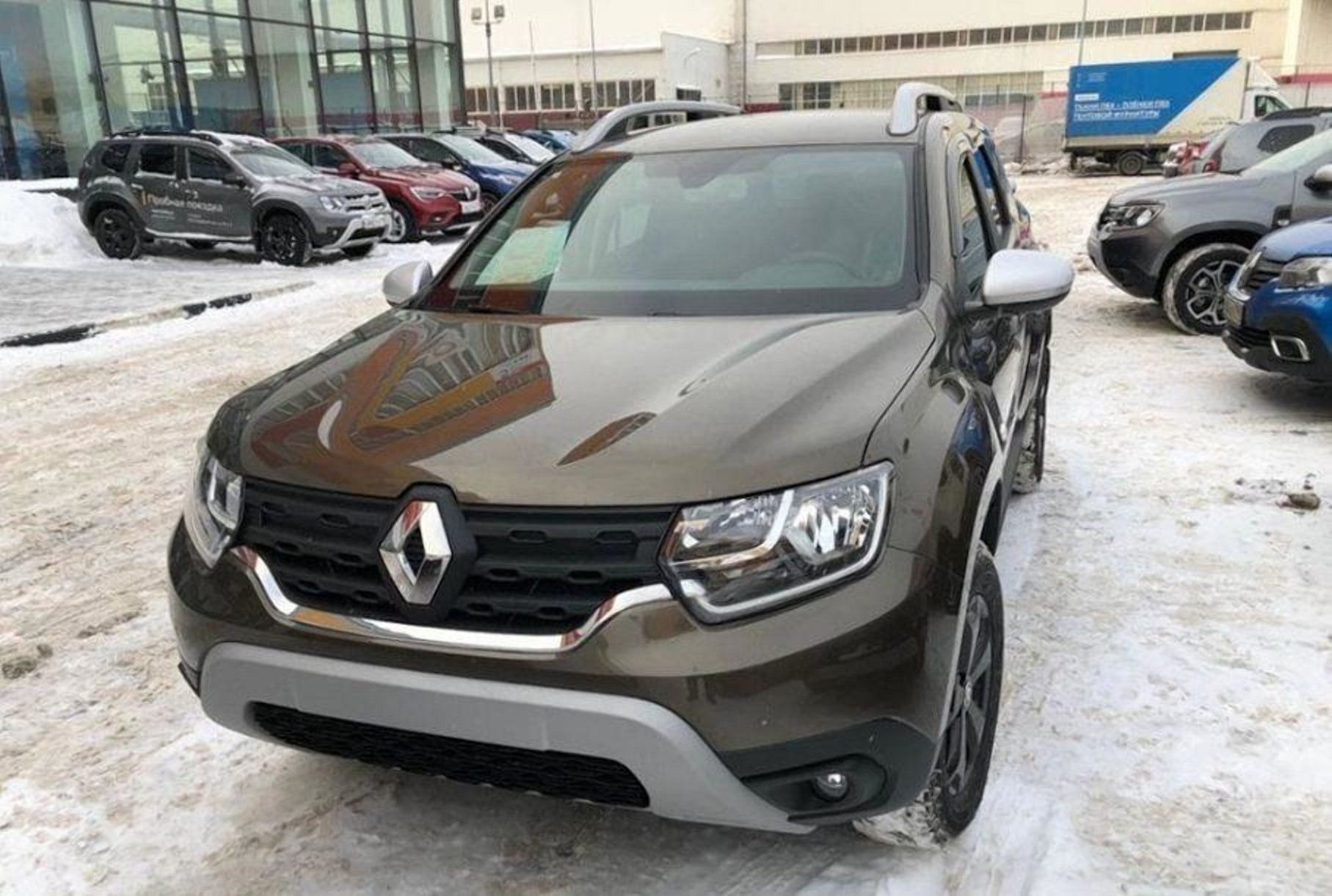 Новий Renault Duster з'явився у дилерів: усі характеристики