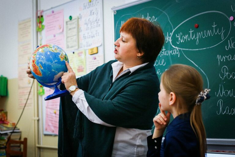 В Украине выросли зарплаты учителей, - МОН - today.ua