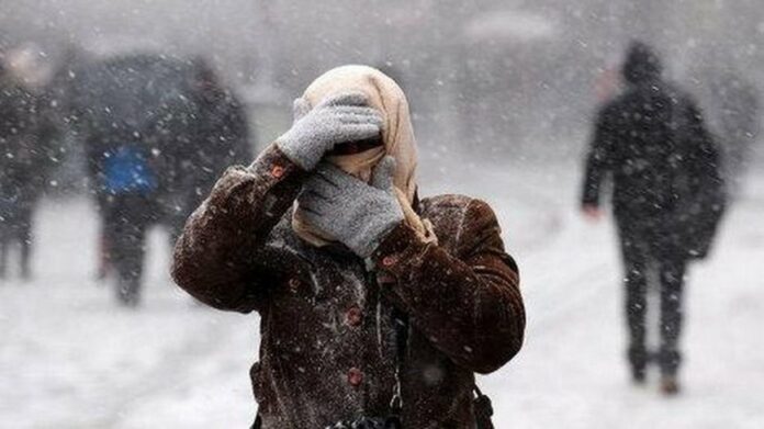 Украину накроют ураган и мощные снегопады: в каких областях зима не собирается отступать - today.ua