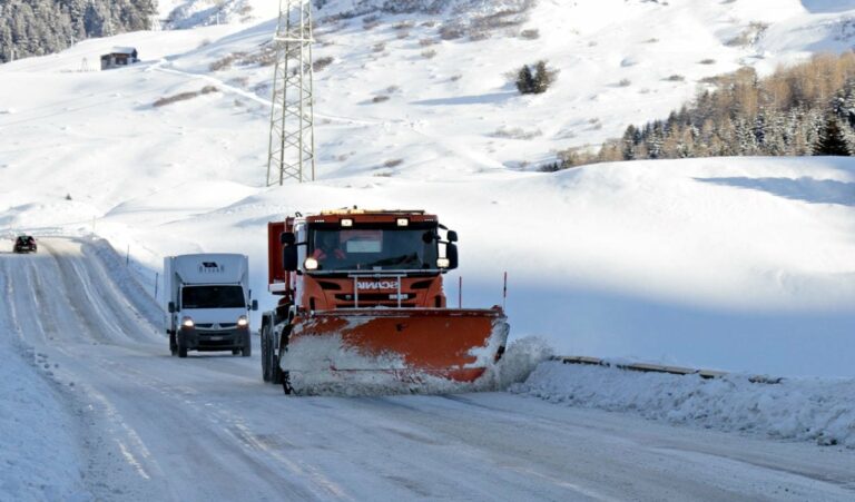 В Україні вдарили заморозки і намело до 30 см снігу: синоптики розповіли, скільки триватиме негода - today.ua