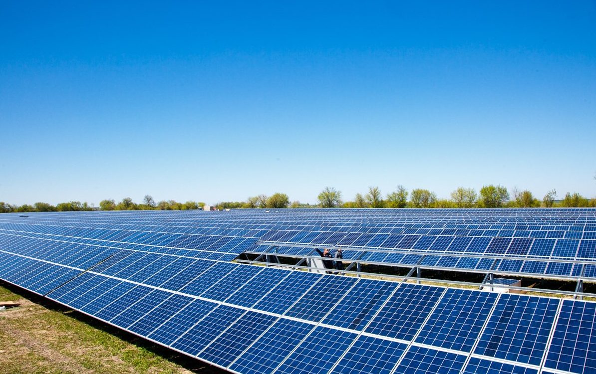 В столице активно запускают солнечные электростанции: киевляне заработали 10 млн грн за год