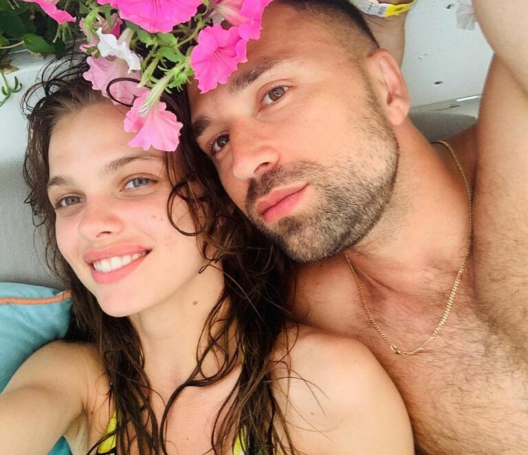 Вагітна дружина «Холостяка» Макса Михайлюка показала перше фото в купальнику з відпустки - today.ua