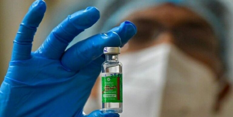 В Украине началась вакцинация от коронавируса: первые препараты уже доставили в регионы - today.ua