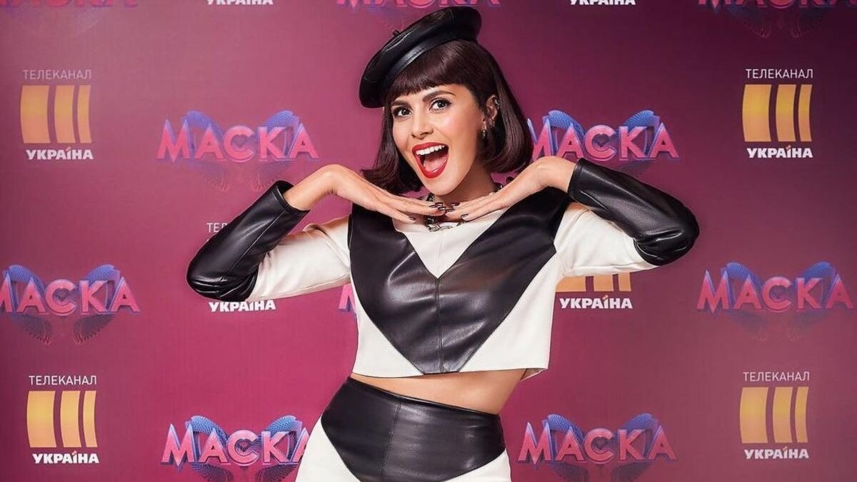 Настя Каменских похвасталась новой прической в стиле Коко Шанель - today.ua