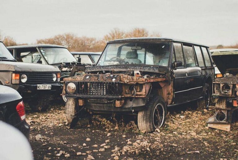В Англії знайшли «кладовище» позашляховиків Land Rover - today.ua