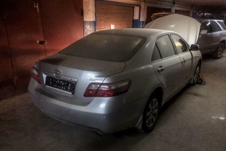 “Капсула времени“: Блогер показал “новую“ Toyota Camry 40 - today.ua