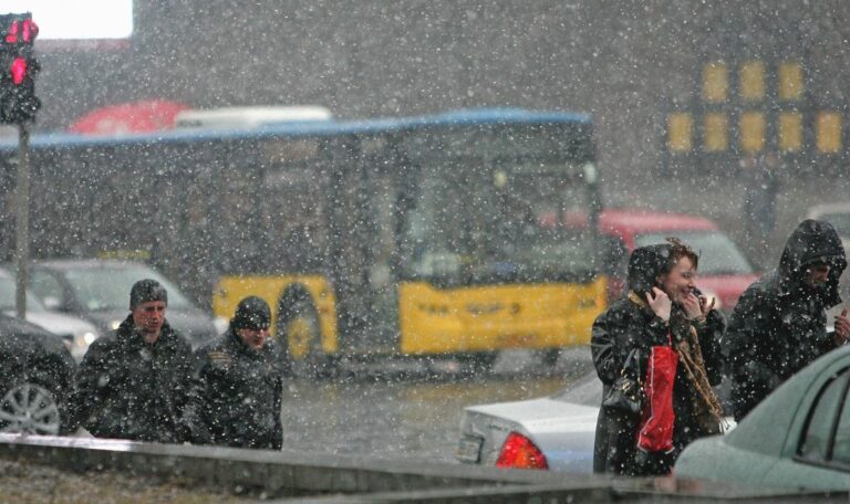 Погода в Україні у перший день лютого: оголошено штормове попередження - today.ua