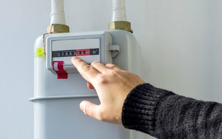 Українцям розповіли про законність будинкових лічильників на газ: хто повинен встановлювати і перевіряти прилади - today.ua