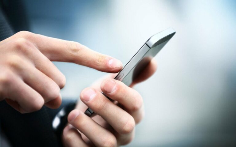 Жителі Києва можуть оплатити комуналку зі своїх смартфонів: в столиці запустили спеціальний мобільний додаток - today.ua
