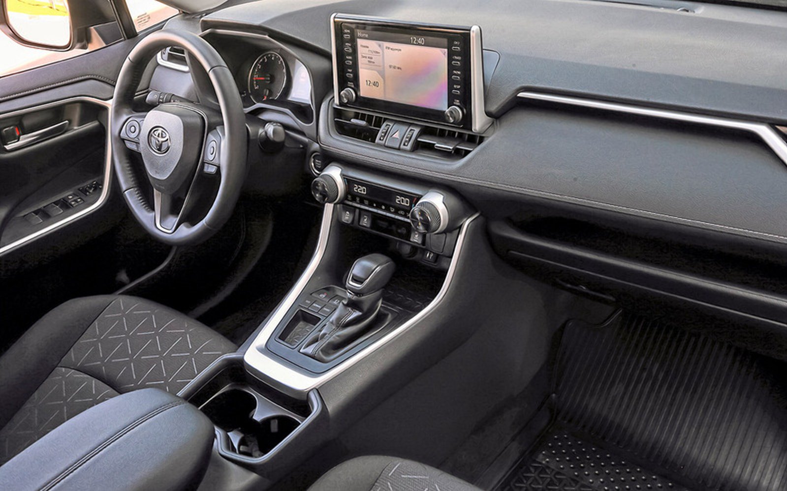 «Секретні» фішки кросовера Toyota RAV4 - today.ua