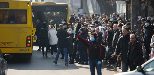 В Киеве разрешили перевозить стоячих пассажиров в общественном транспорте - today.ua