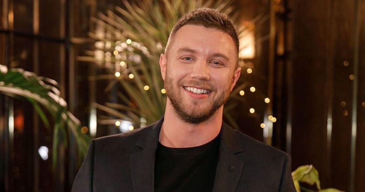 Холостяк 2021: Михайло Заливако пристрасно поцілував Юлію і відправив додому вісім красунь - today.ua