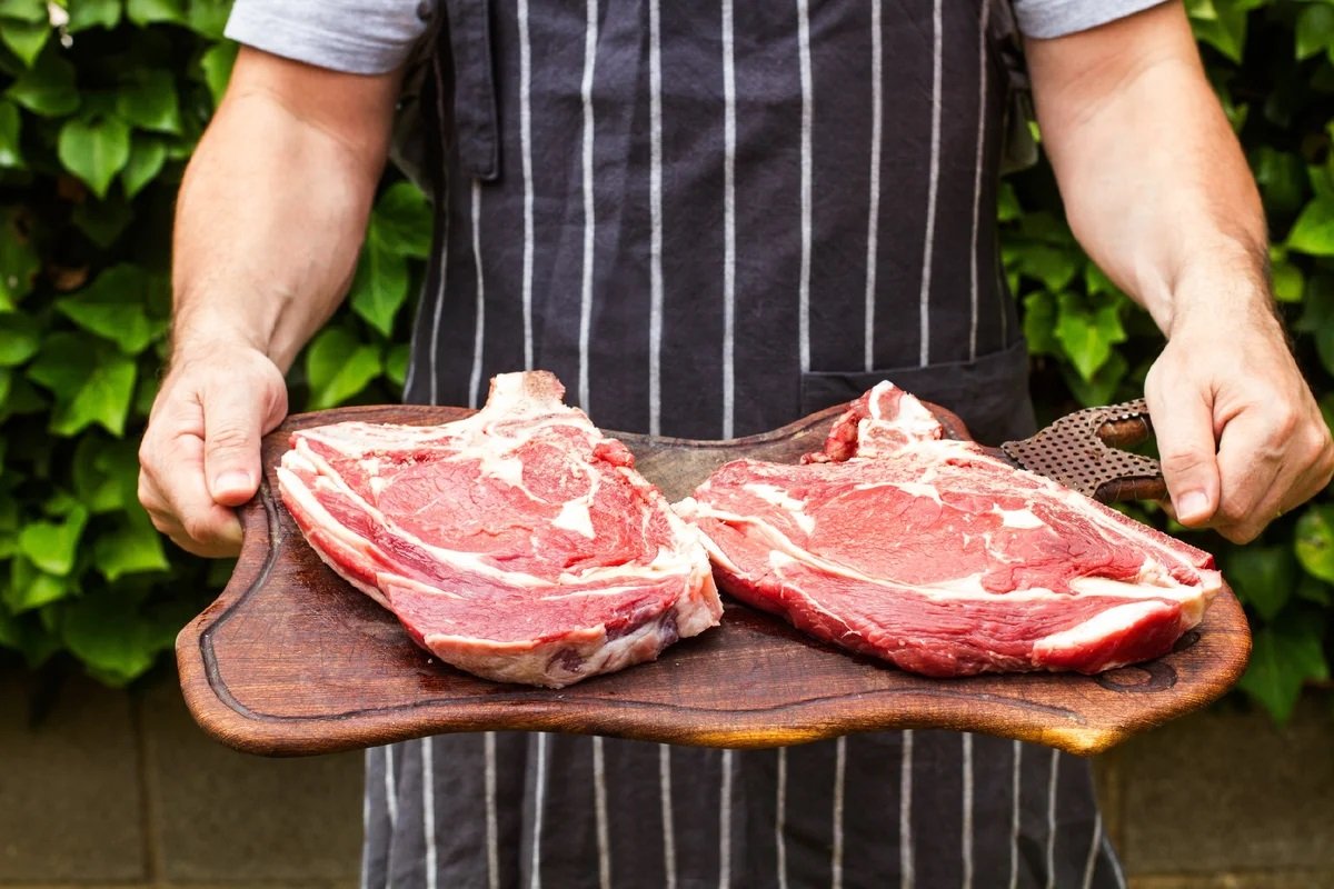 Мясо и сало в Украине подорожают: когда и на сколько вырастут цены