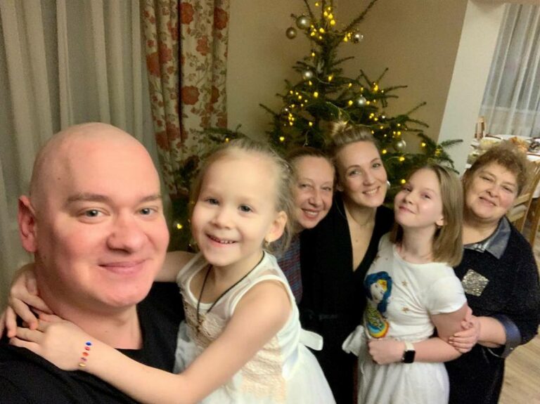 Дочь Евгения Кошевого покорила красотой на новых семейных фото - today.ua