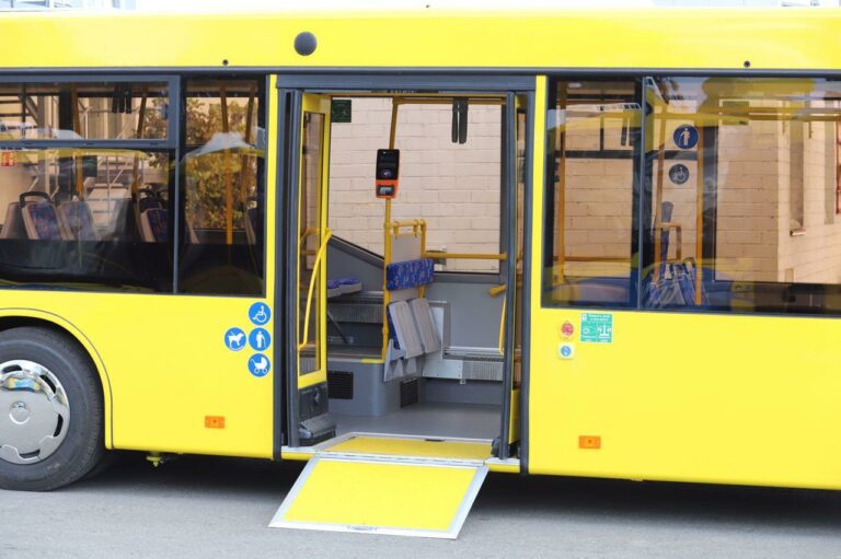 Для Киева закупят новые 12-метровые комфортные автобусы: деньги возьмут в кредит - today.ua
