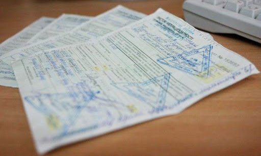 В Украине перестали выплачивать больничные и декретные