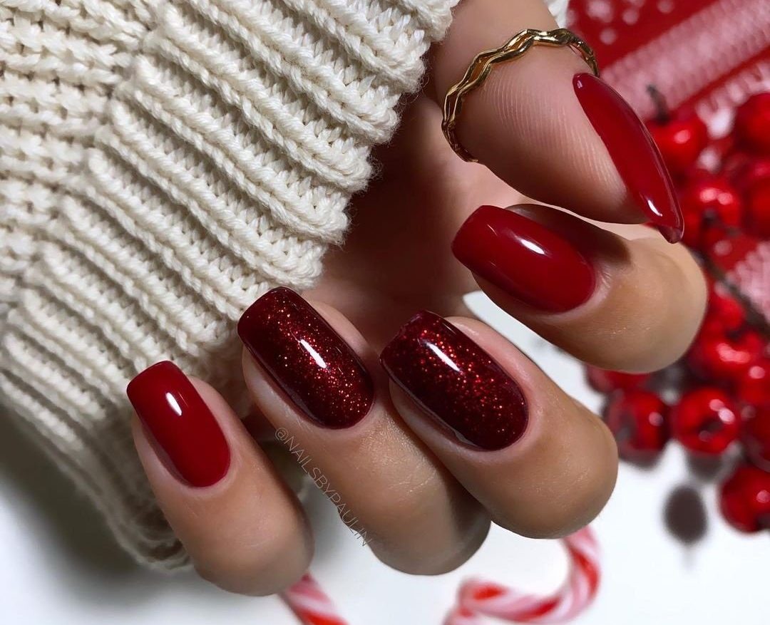 Красный маникюр на весну 2021: в тренде матовые ногти и кошачий глаз - today.ua